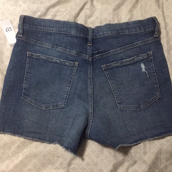 NEW Gap distressed shorts - Picture 3 of 4